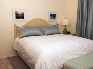 Luxurious King Bed with high quality linens